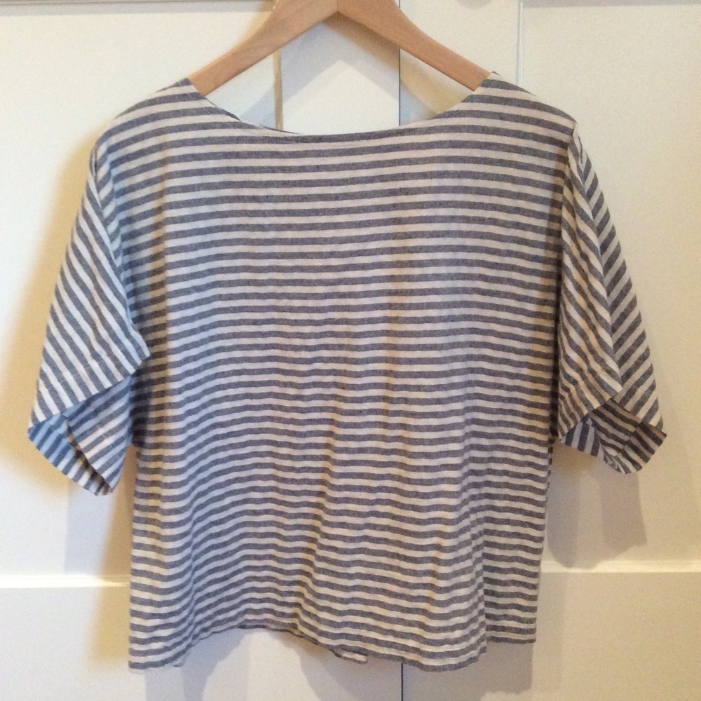 Black Crane Linen Square top